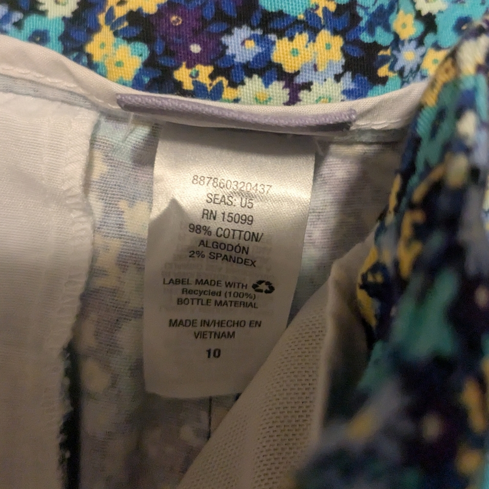 Floral Capris - Picture 2 of 2
